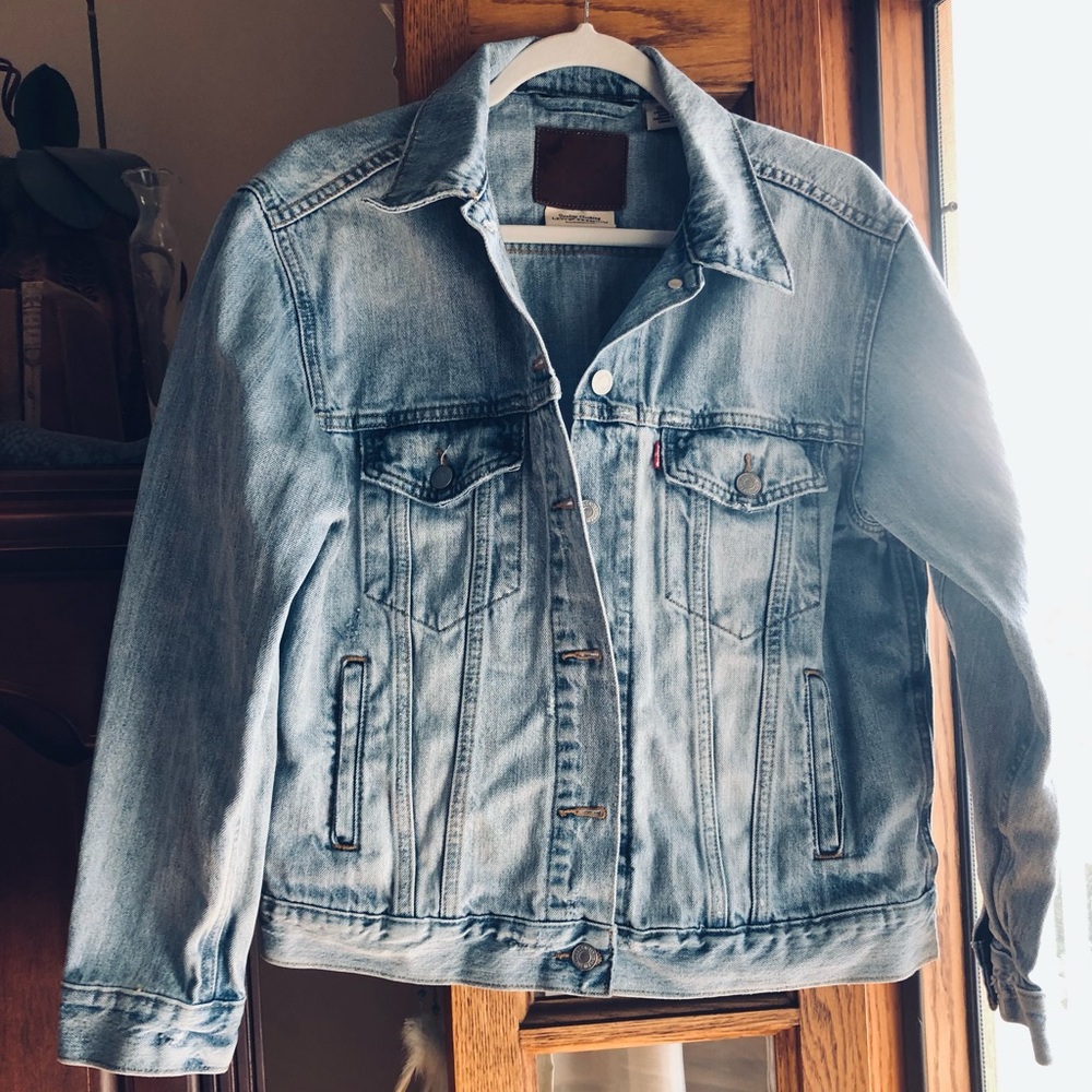 Levi’s Original Denim Trucker Jacket, Light Wash 100% Cotton, Good Condition